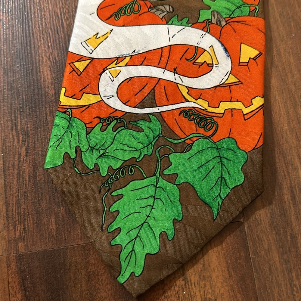 Novelties Hallmark Cards MMG Halloween Pumpkin Ghost Holiday Neck Tie, USA made - Picture 9 of 10